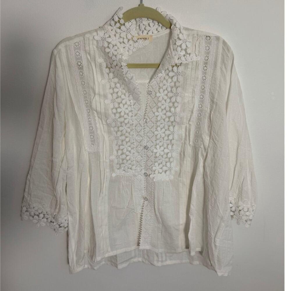 Lavender J white blouse size medium